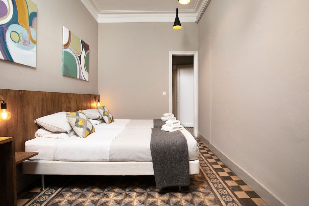 Jardinets Guest House Triple Room 13