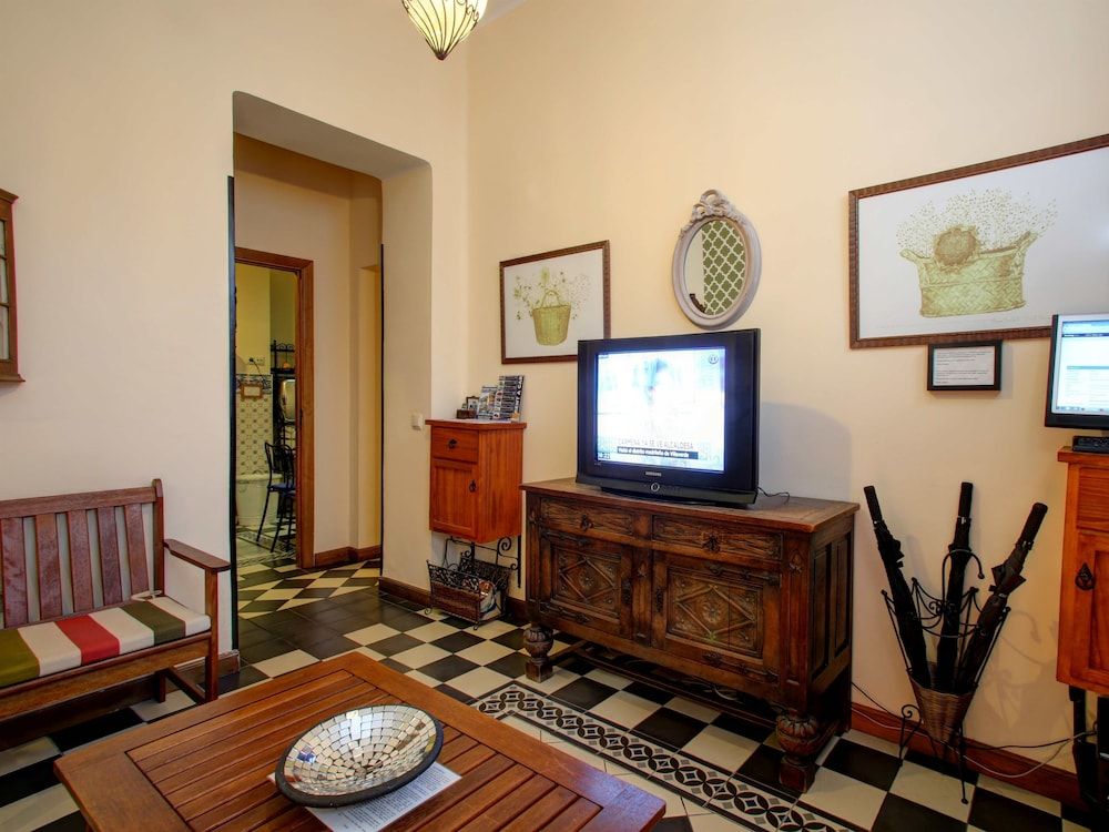 Malaga Lodge Guesthouse Double Room, Shared Bathroom 15