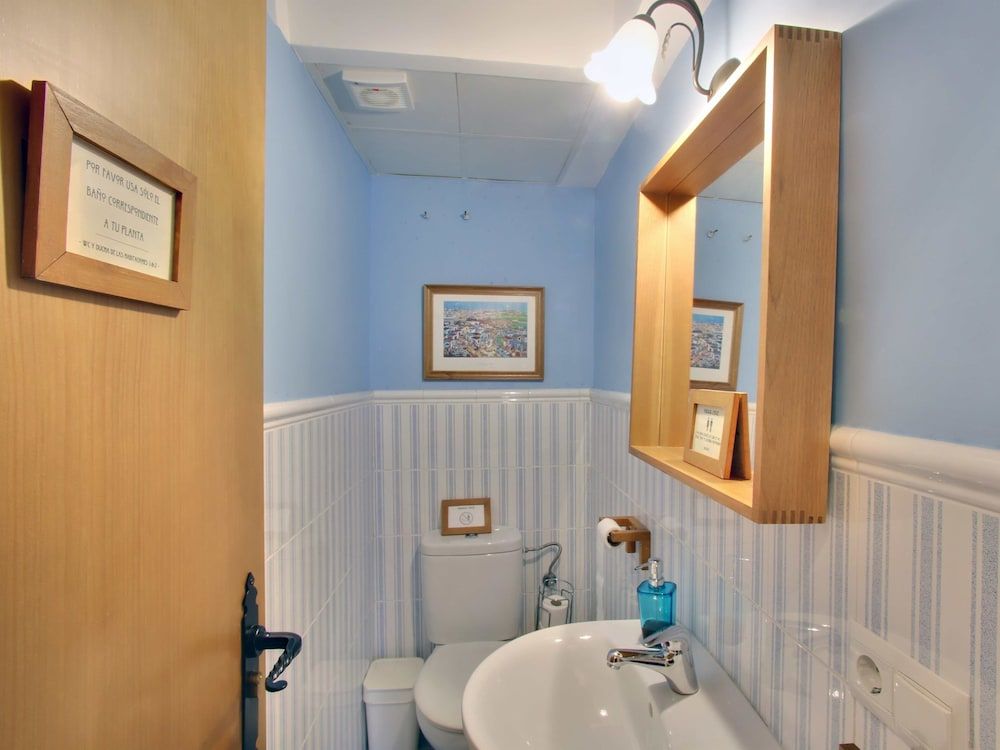 Malaga Lodge Guesthouse Double Room, Shared Bathroom 12