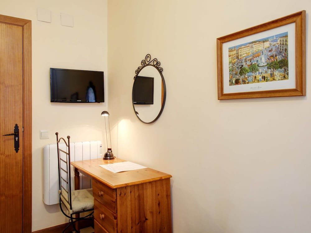Malaga Lodge Guesthouse Double Room, Shared Bathroom 19