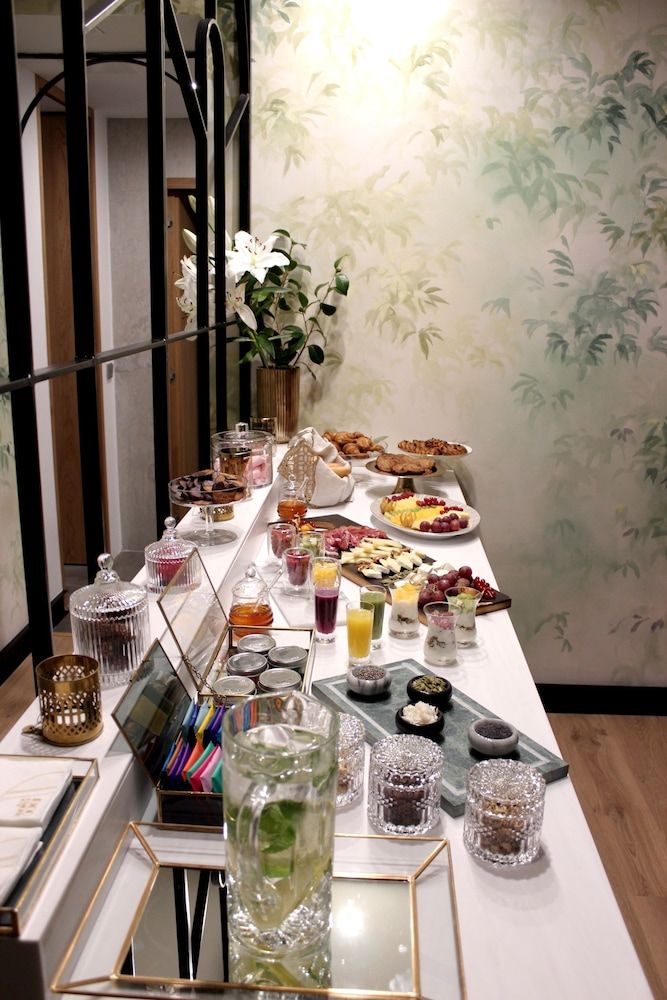 undefined ICON Casona 1900 7