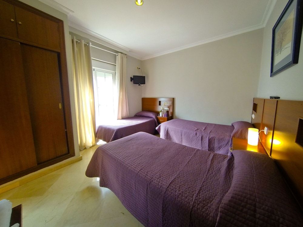 undefined Hostal La Muralla 9