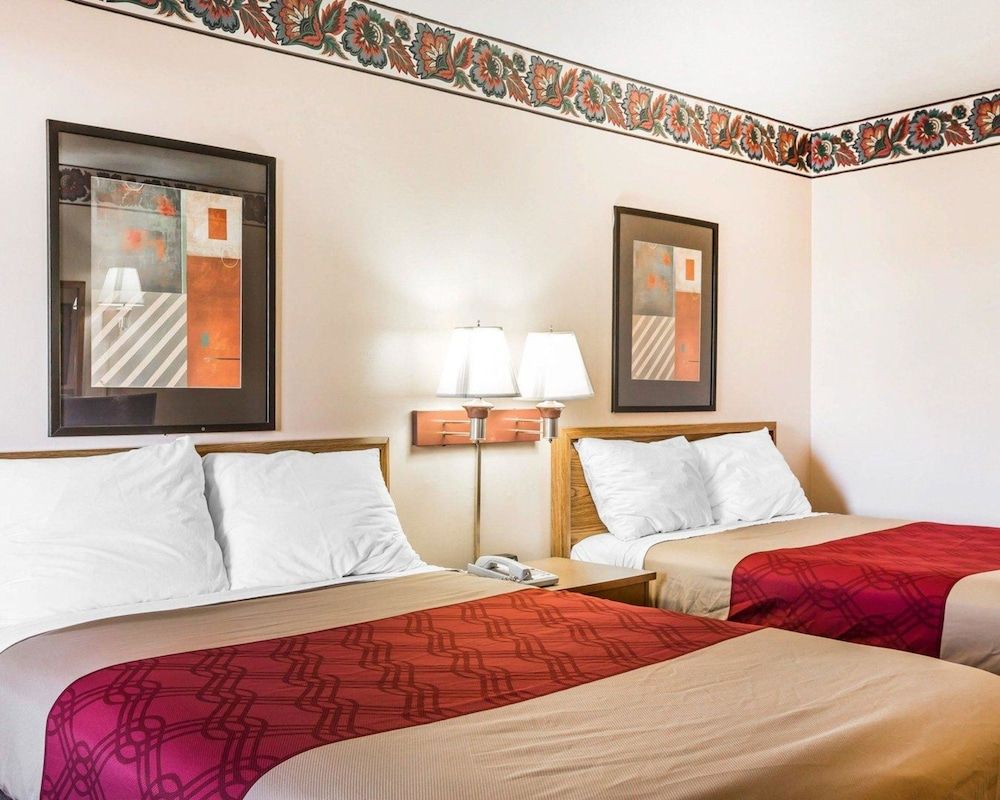 Econo Lodge McDonough South Standard Room, 2 Double Beds, Non Smoking 3