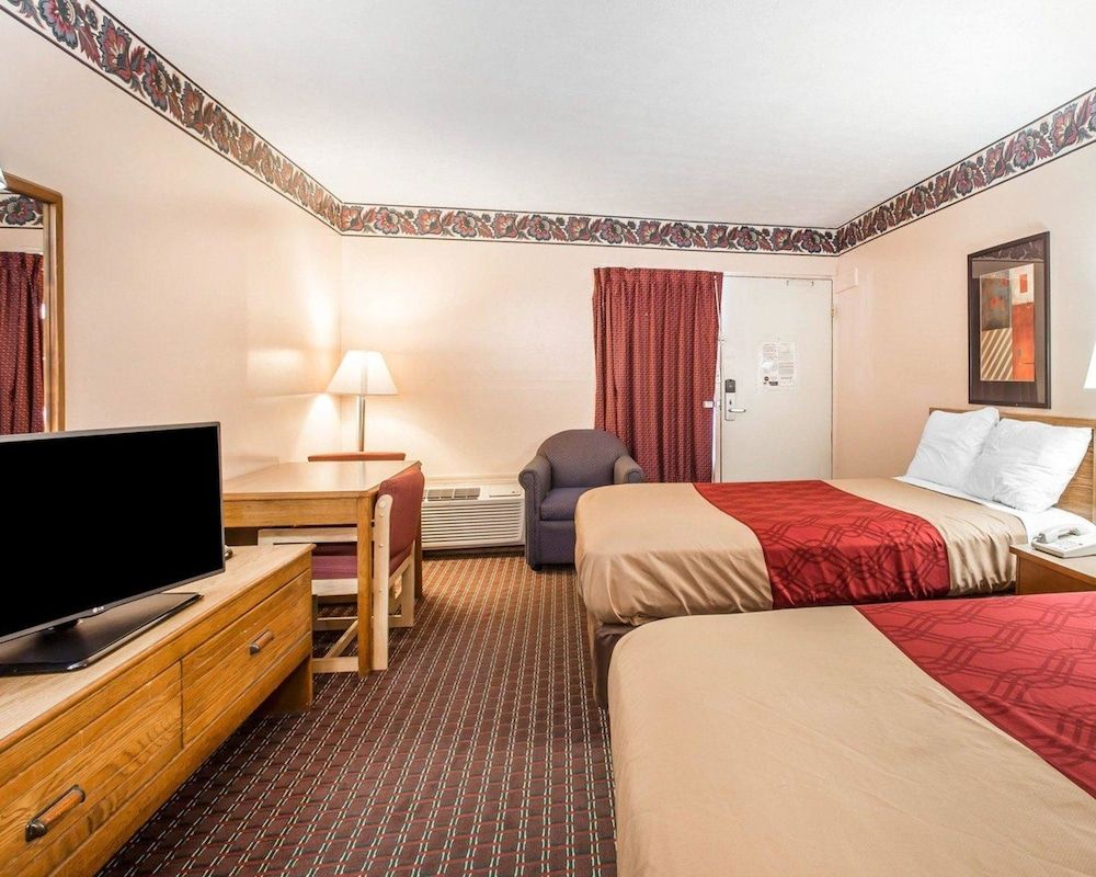 Econo Lodge McDonough South Standard Room, 2 Double Beds, Non Smoking 2
