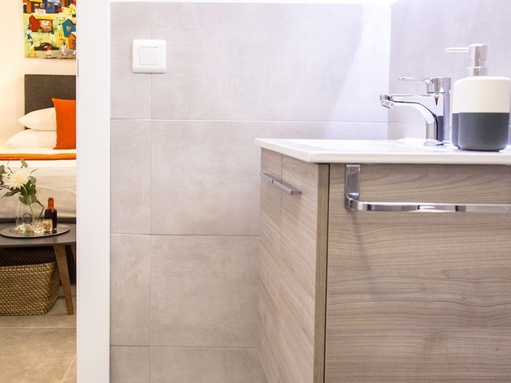 Almijara Residence Classic Double Room, Ensuite (Mountain Room 103) 7