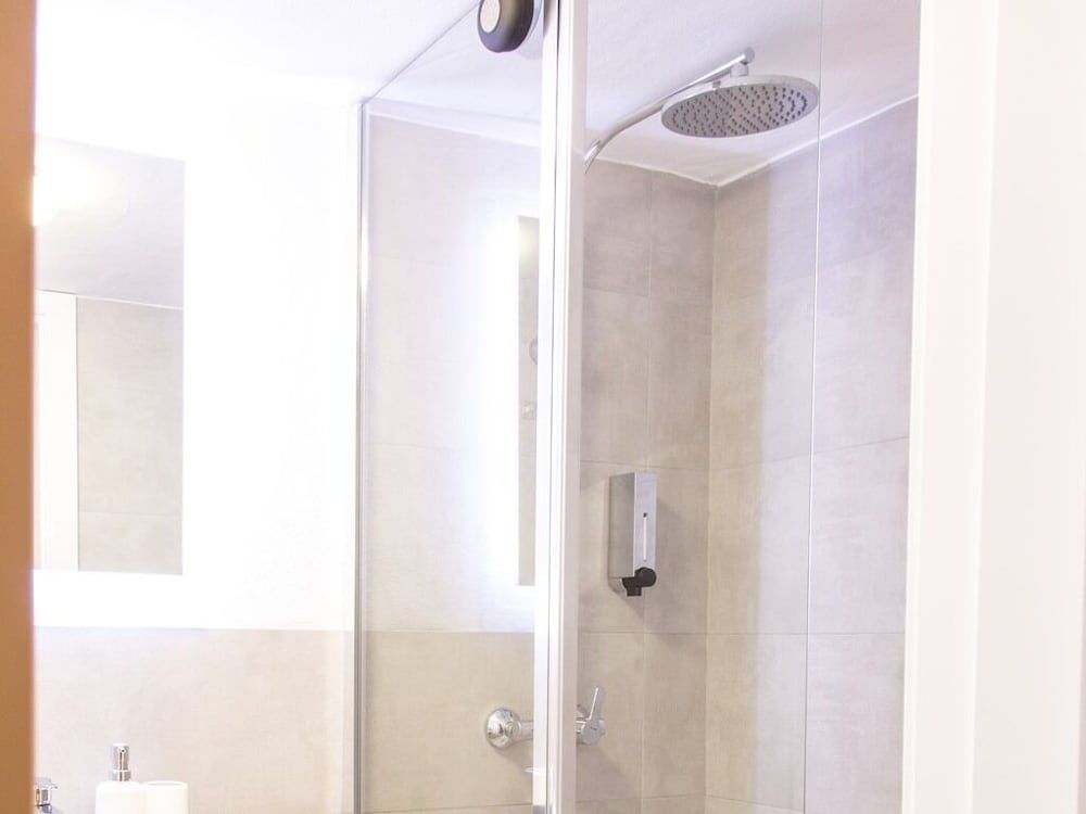 Almijara Residence Deluxe Double Room, Ensuite (Mountain Suite 102) 3