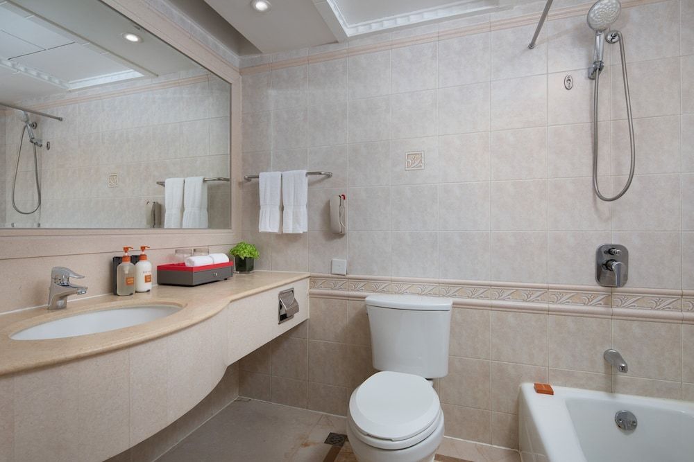 Crowne Plaza Shanghai Nanjing Road by IHG Standard Room, 2 Twin Beds 2