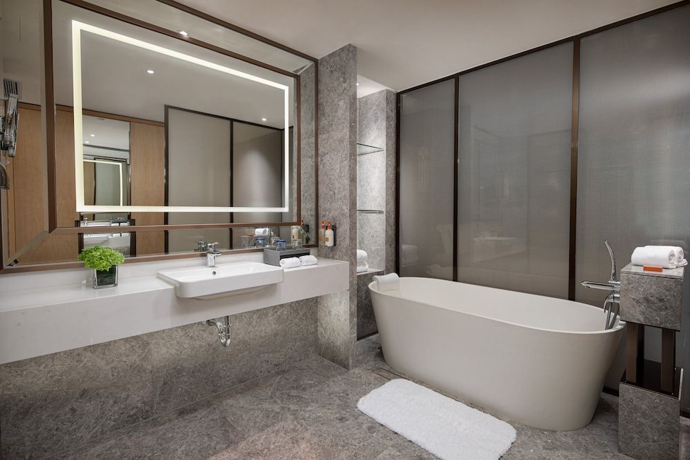 undefined Crowne Plaza Shanghai Nanjing Road by IHG 10