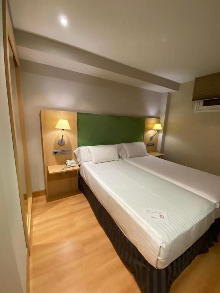 U Hotel Villa - Gomá Standard Double Room Single Use, Accessible 2