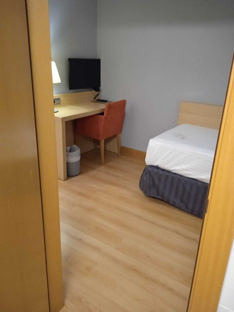 U Hotel Villa - Gomá Basic Single Room 2