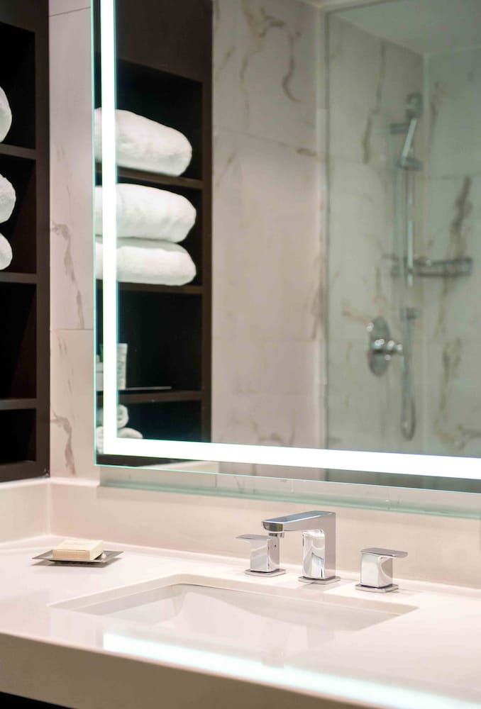 undefined Hilton Toronto/Markham Suites Conference Centre & Spa 10