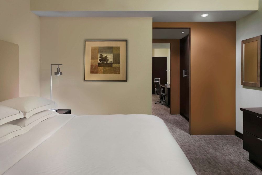 undefined Hilton Toronto/Markham Suites Conference Centre & Spa