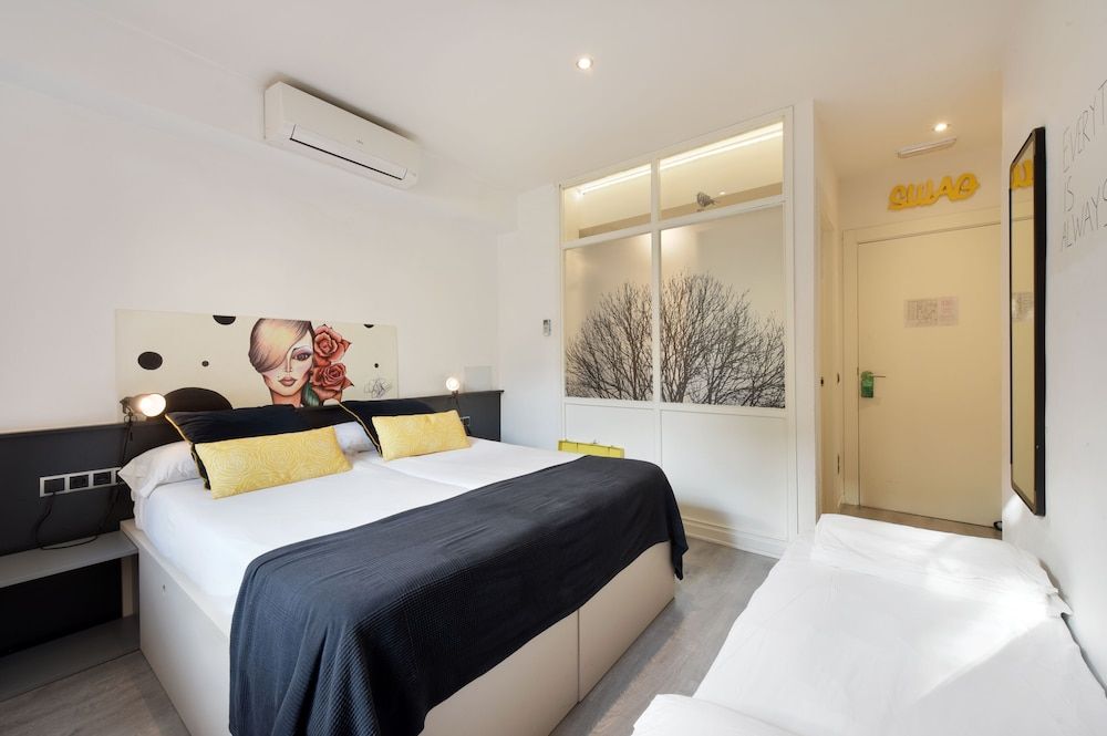 Free Hostels Barcelona Double Room (extra bed) 3