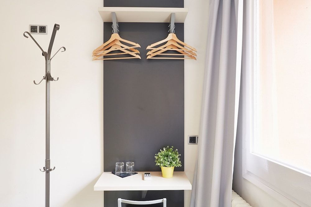 Free Hostels Barcelona Double Room (extra bed) 7