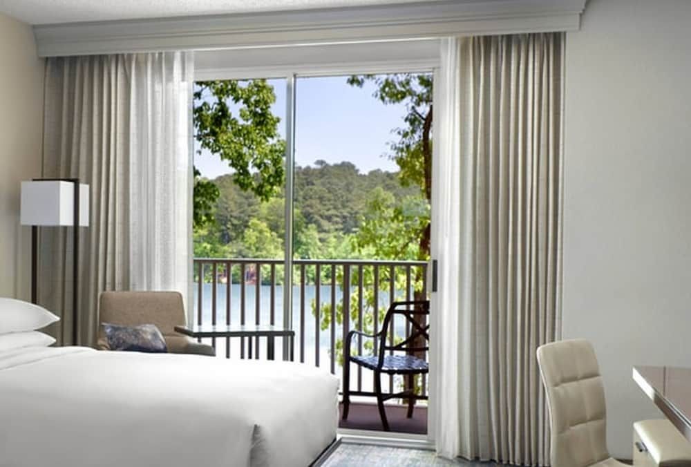 Deluxe Room, 2 Queen Beds, Lake View