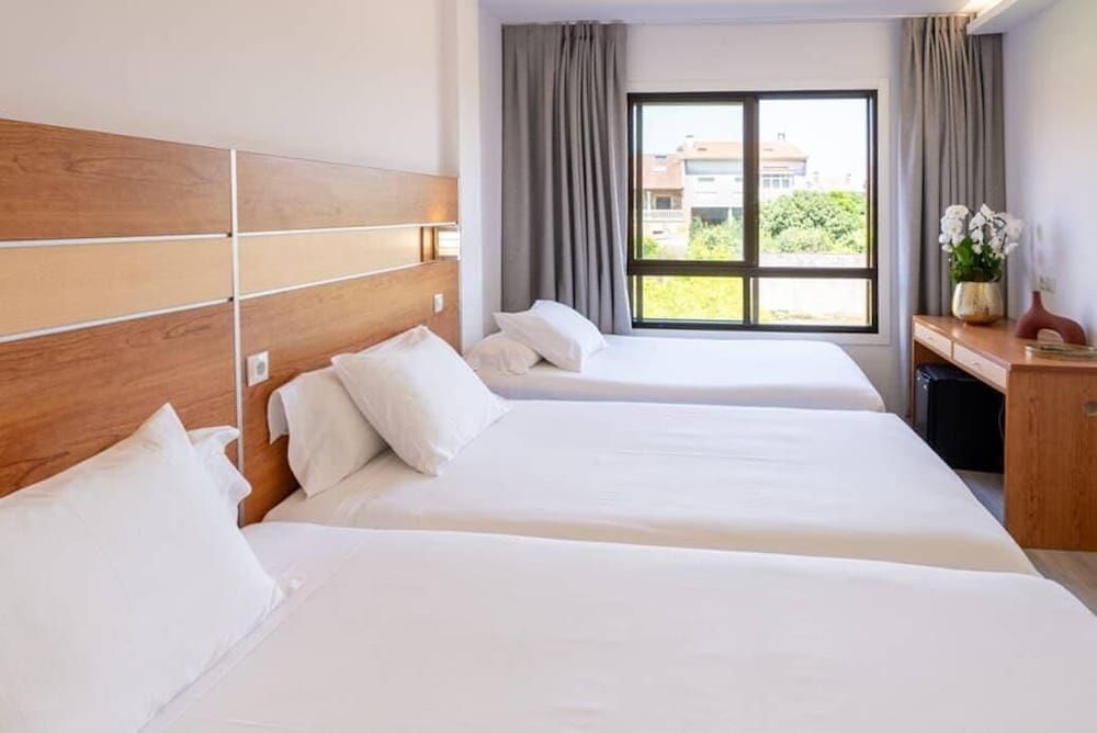 3 Single Beds