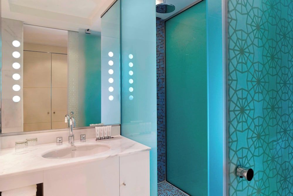 Le Meridien Al Khobar Deluxe Room, 1 King Bed, Sea View (Balcony) 6