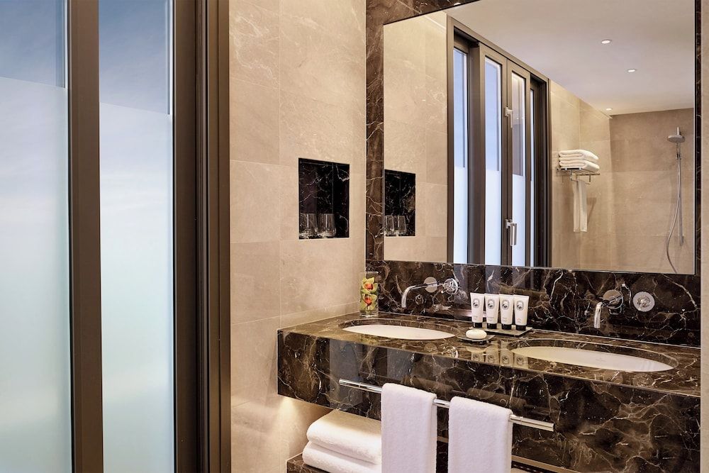 Suite, 2 Bedrooms, Sea View (Balcony)
