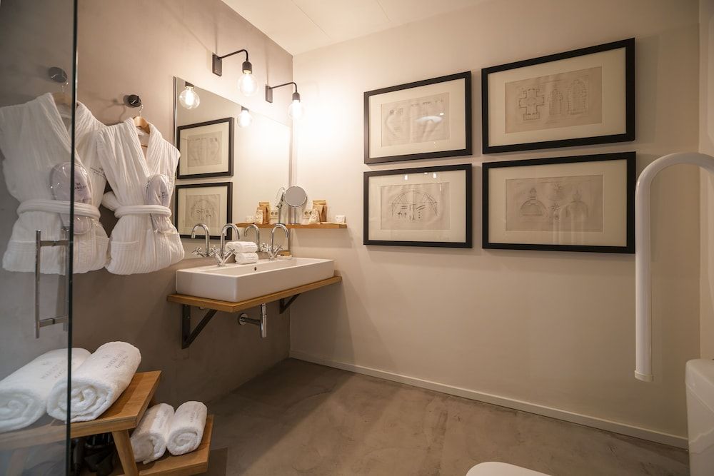 Margot House Standard Room (Interior) 9