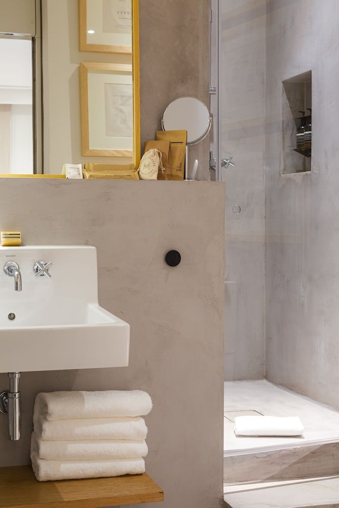 Margot House Standard Room (Interior) 8