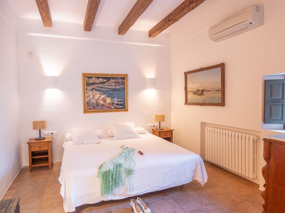 Luxury Villa, Multiple Bedrooms