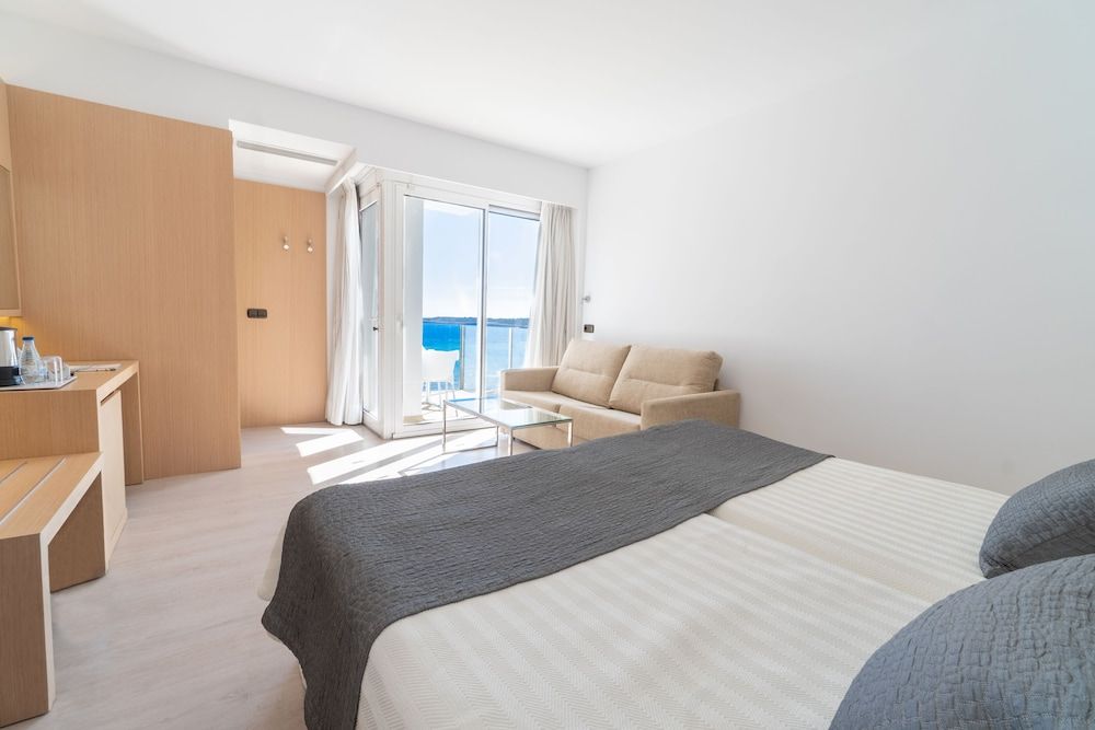 CM Playa del Moro Hotel Junior Suite, Balcony, Partial Sea View 3