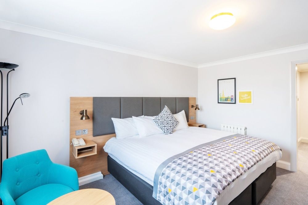 Standard Room, 1 Queen Bed