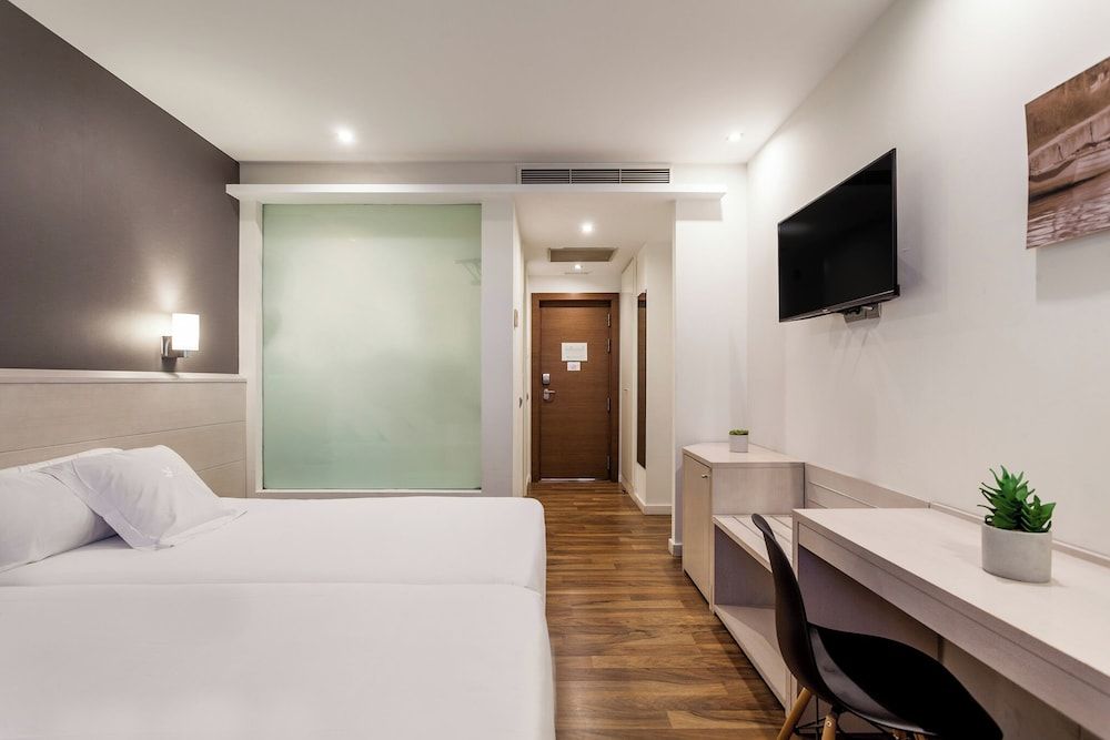 AZZ Valencia Táctica Twin Room 2