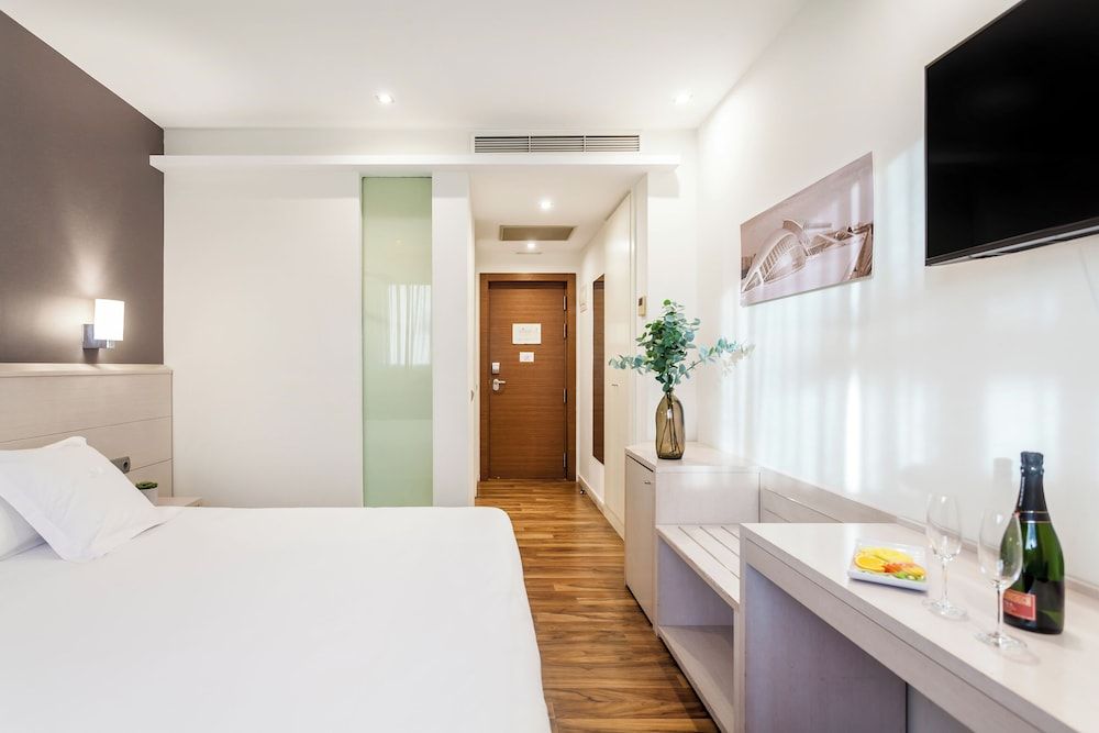 AZZ Valencia Táctica Double Room Single Use 2