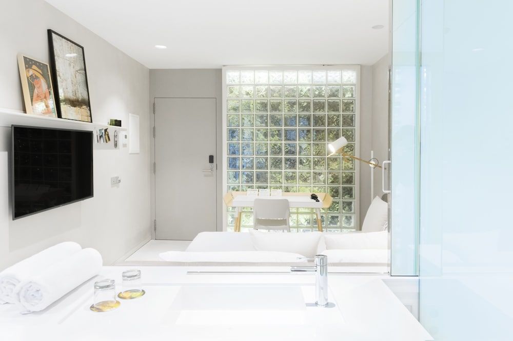 Hotel Rec Barcelona - Adults only Standard Room, Courtyard View (Quiet REC) 4