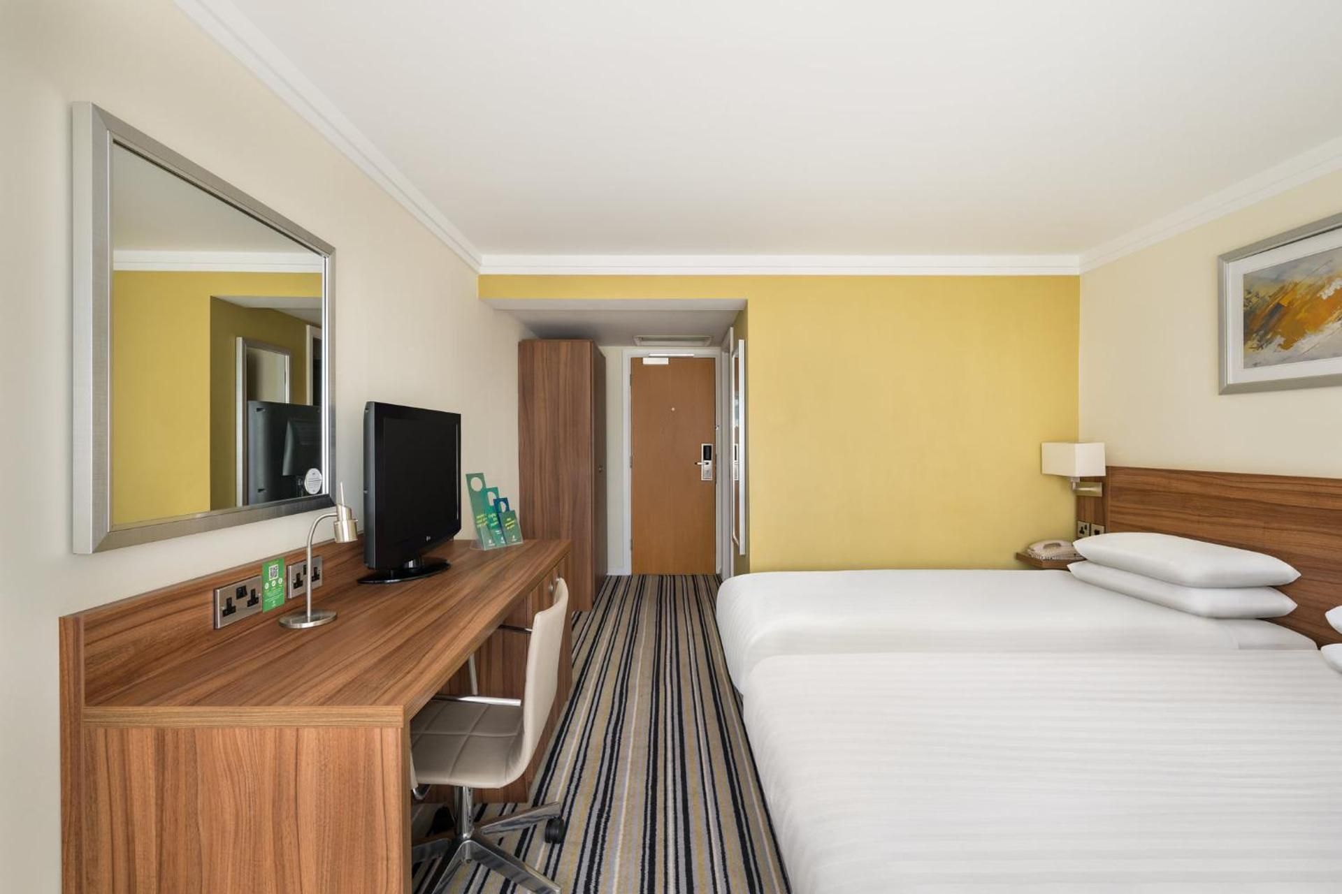 2 Single Beds Executive Non-Smoking