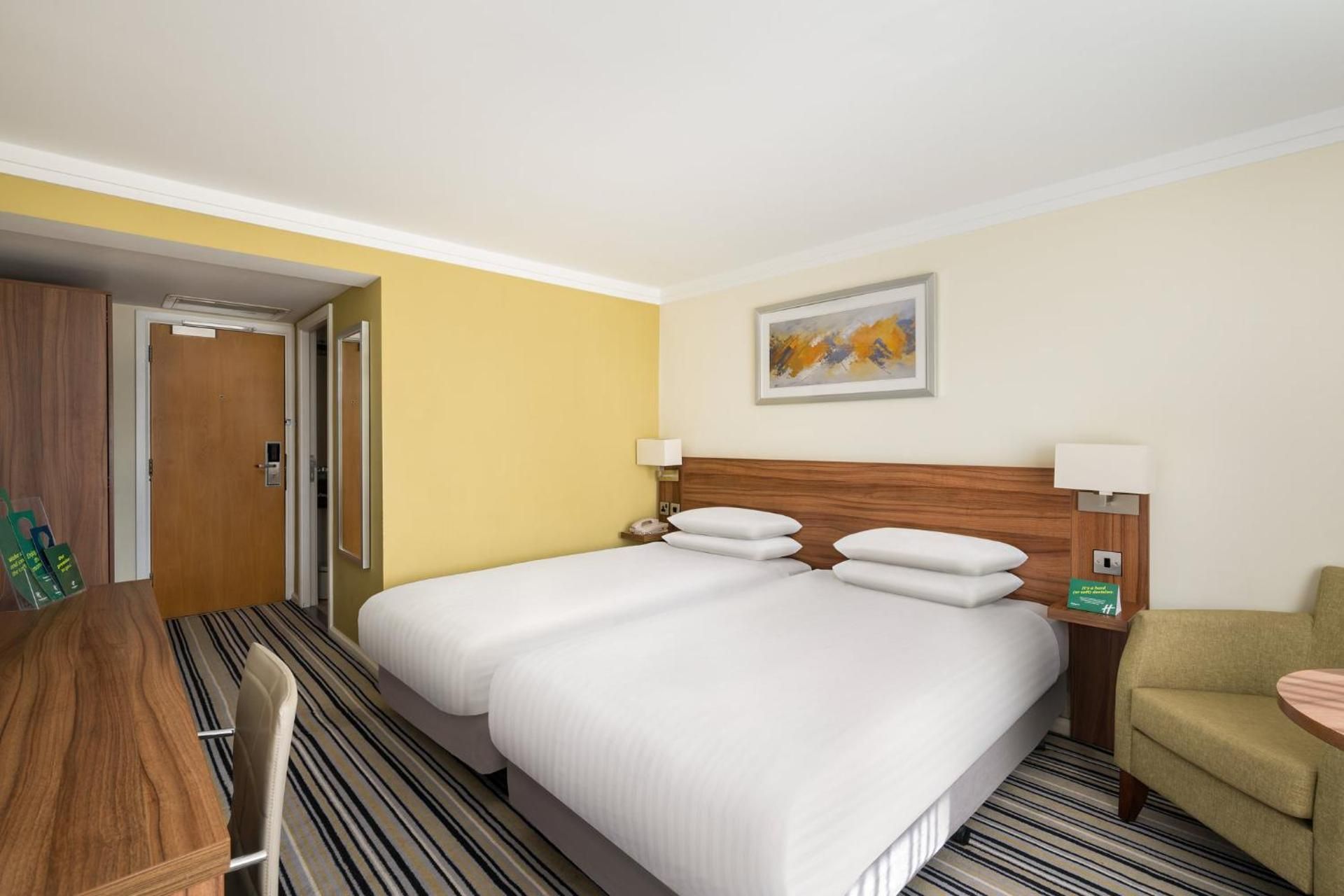 2 Single Beds Standard Non-Smoking