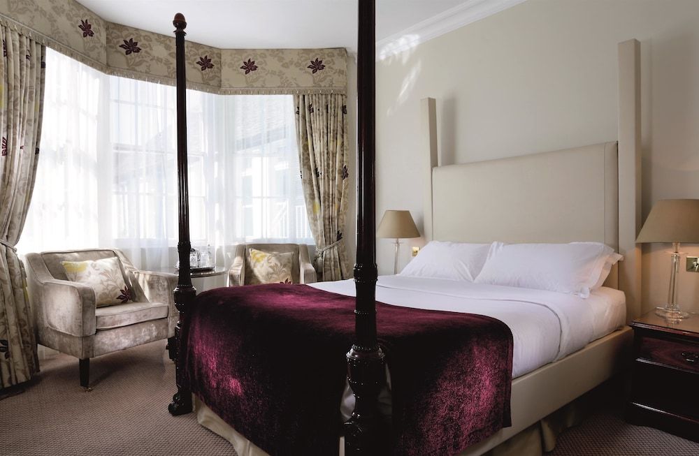 Macdonald Bear Hotel Deluxe Room, 1 Double Bed (Deluxe Four Poster) 2