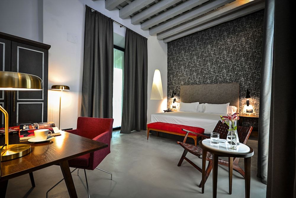 undefined Legado Alcázar Hotel