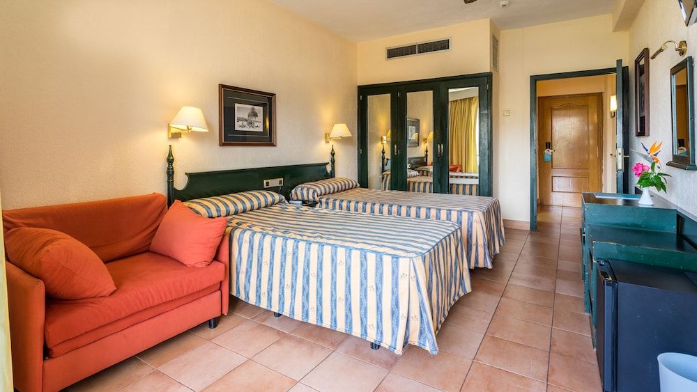 Double Room (2 Adults + 1 Child)