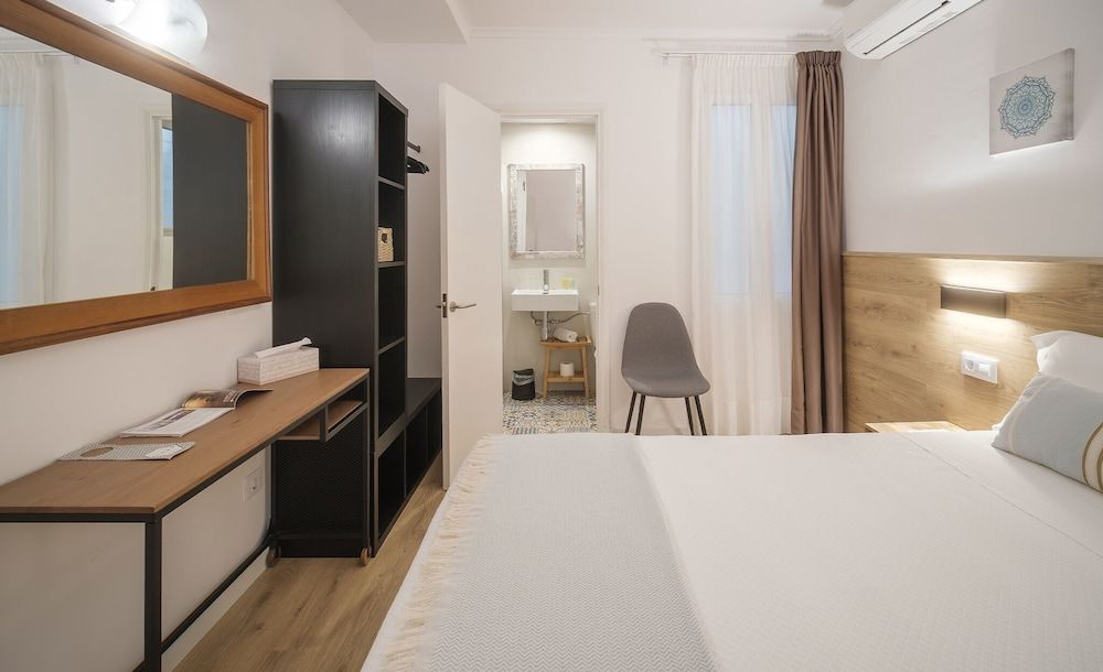 Hostal Menurka Single Room 2