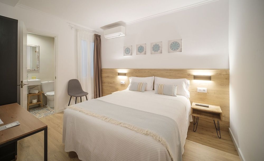 Hostal Menurka Single Room 3