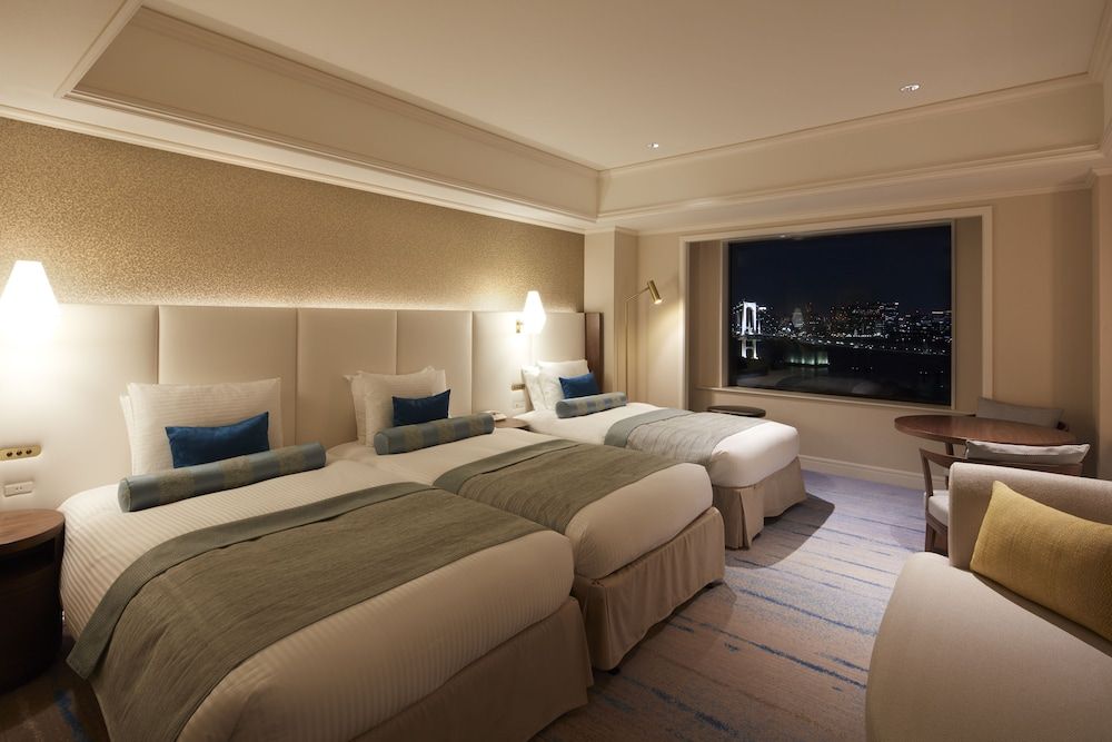 Club Breeze Deluxe Triple Room, Rainbow Bridge Side, Non Smoking (Executive Lounge Access)