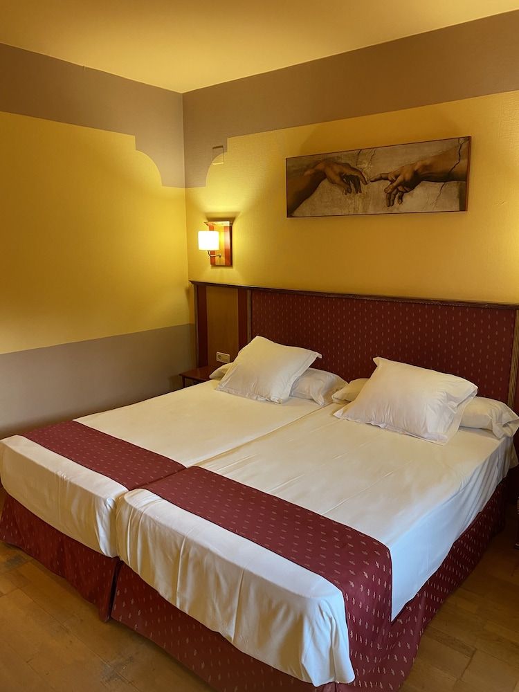 Fuente Las Piedras Classic Double Room, 2 Twin Beds, Terrace 2