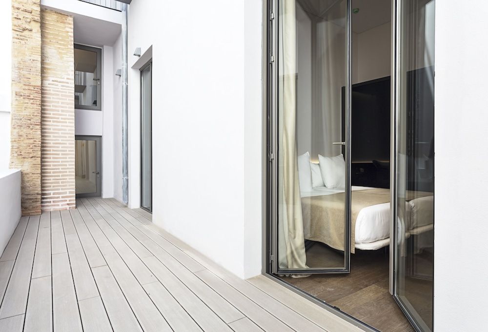 One Shot Mercat Standard Double or Twin Room 10