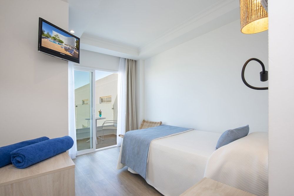 Single Room, Balcony