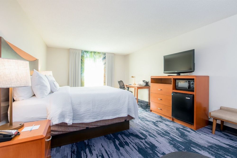 undefined Fairfield Inn & Suites By Marriott - Brunswick 4