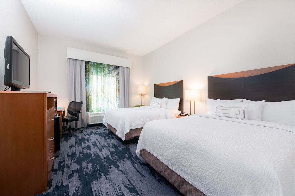 undefined Fairfield Inn & Suites By Marriott - Brunswick 5