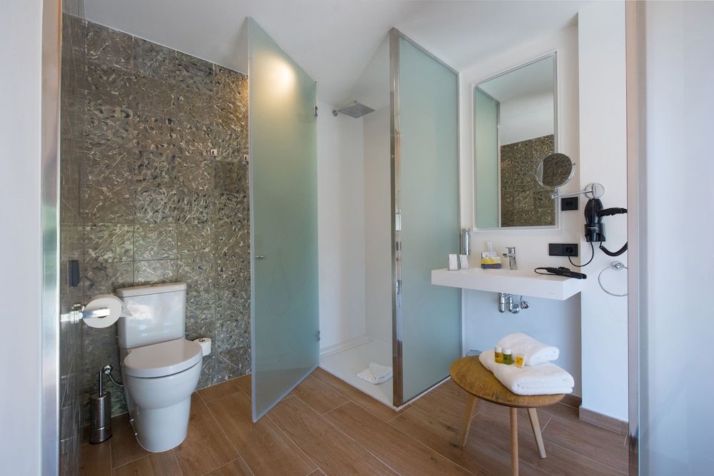 Hotel Central Maria Comfort Twin Room (2 Adults) 6