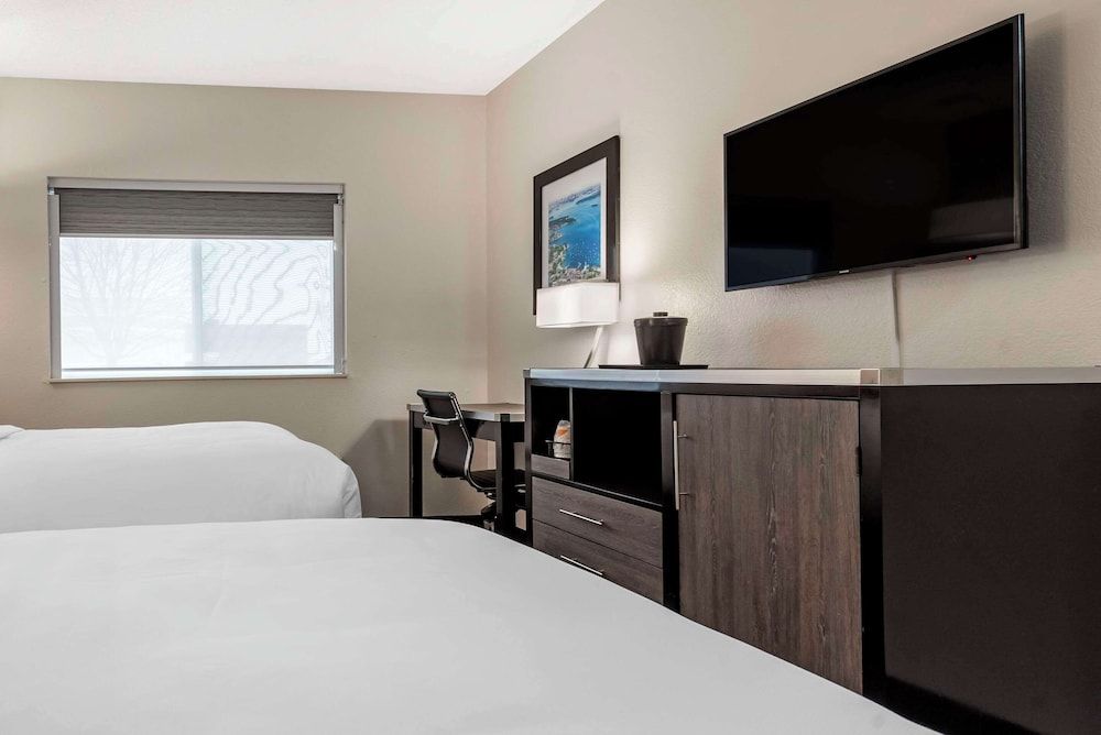 Room, 2 Queen Beds, Accessible, Non Smoking