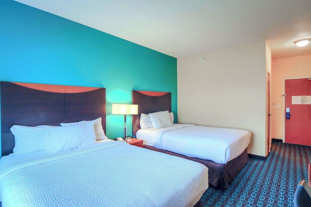undefined Comfort Inn & Suites 10