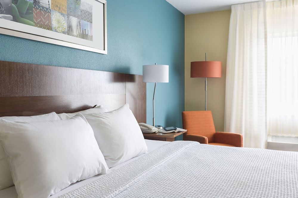Executive Suite, 1 King Bed (Mobility/Hearing Accessible, Tub)
