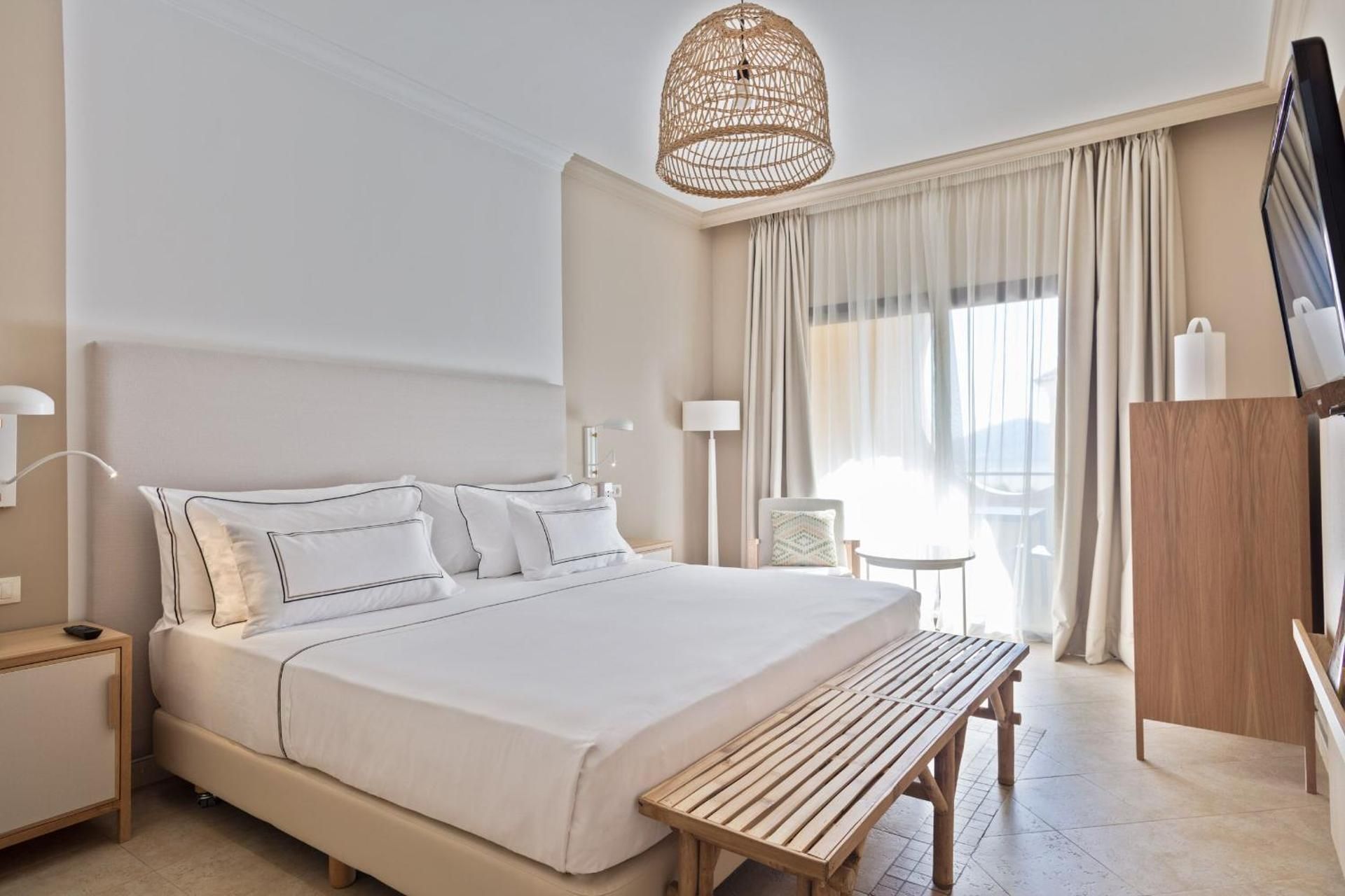 Melia Villaitana Family Room