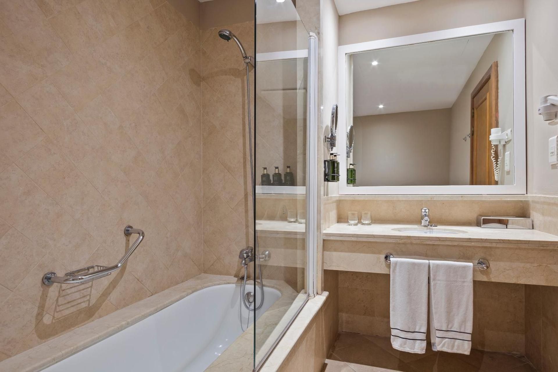 Melia Villaitana Family Room 3