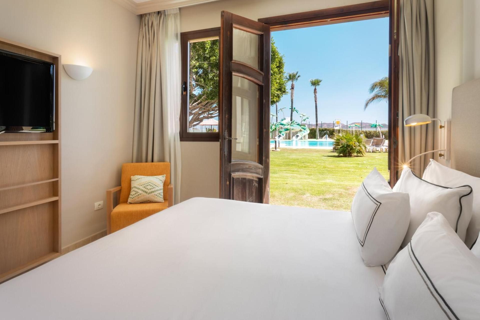 Family Suite Direct Access to Splash Park (2 Adults + 3 Children)